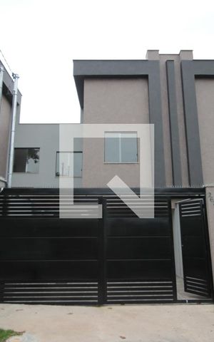 Casa à venda com 90m², 3 quartos e 2 vagasFachada
