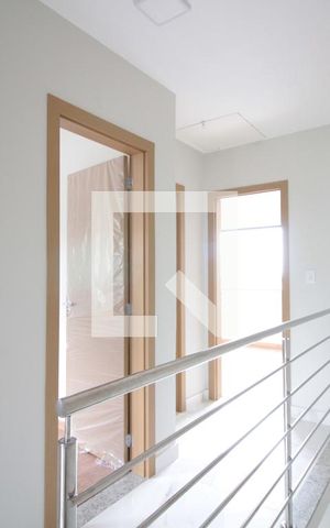 Casa à venda com 90m², 3 quartos e 2 vagasCorredor