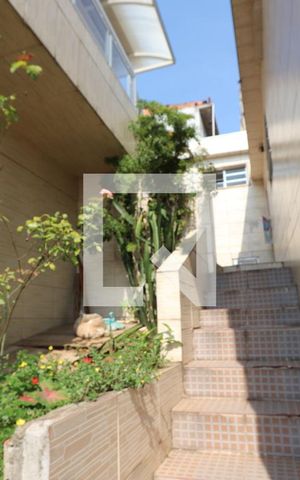 Casa para alugar com 80m², 2 quartos e 1 vagaEntrada