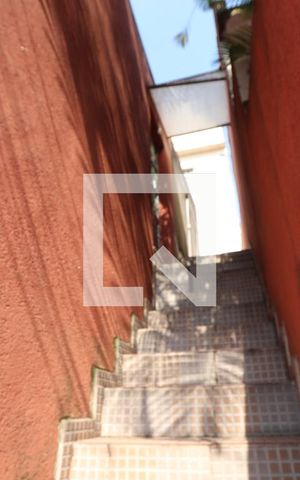 Casa para alugar com 80m², 2 quartos e 1 vagaEntrada