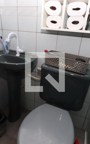 Casa para alugar com 80m², 2 quartos e 1 vagaBanheiro do Quarto 1