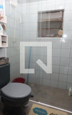 Casa para alugar com 80m², 2 quartos e 1 vagaBanheiro do Quarto 1
