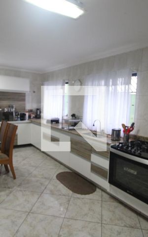 Casa à venda com 310m², 3 quartos e 6 vagasCozinha