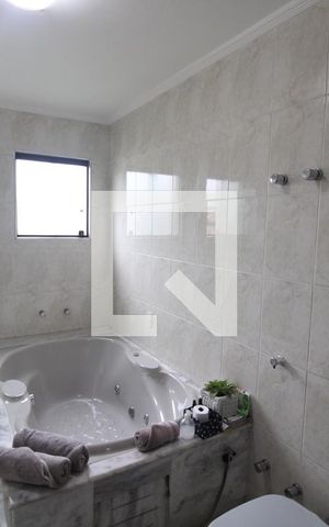Casa à venda com 310m², 3 quartos e 6 vagasQuarto 3 - Banheiro