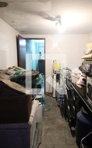 Casa à venda com 310m², 3 quartos e 6 vagasÁrea de Serviço - Quarto