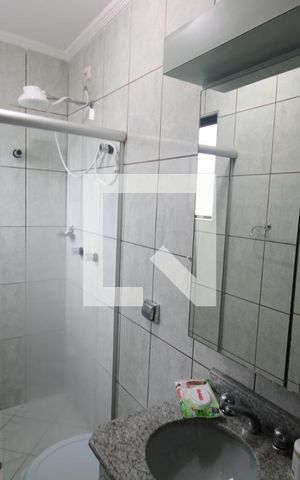 Casa à venda com 310m², 3 quartos e 6 vagasQuarto 1 - Banheiro