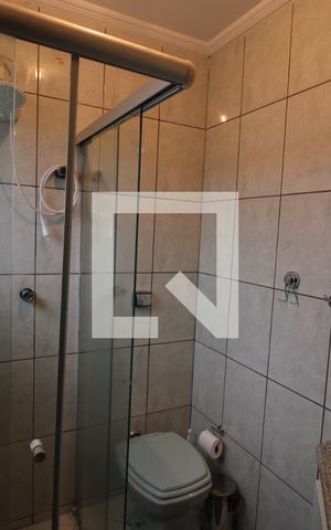 Casa à venda com 310m², 3 quartos e 6 vagasQuarto 2 - banheiro