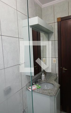 Casa à venda com 310m², 3 quartos e 6 vagasQuarto 1 - Banheiro