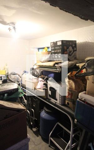 Casa à venda com 310m², 3 quartos e 6 vagasÁrea de Serviço - Quarto