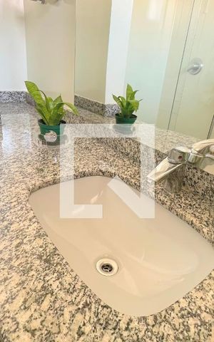 Casa à venda com 280m², 3 quartos e 4 vagas Casa à venda com 280m², 3 quartos e 4 vagasBanheiro da Suíte 2