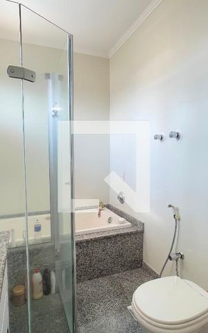 Casa à venda com 280m², 3 quartos e 4 vagas Casa à venda com 280m², 3 quartos e 4 vagasBanheiro da Suíte 3