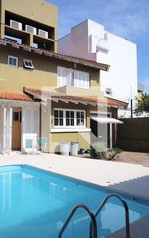 Casa à venda com 280m², 3 quartos e 4 vagasÁrea externa