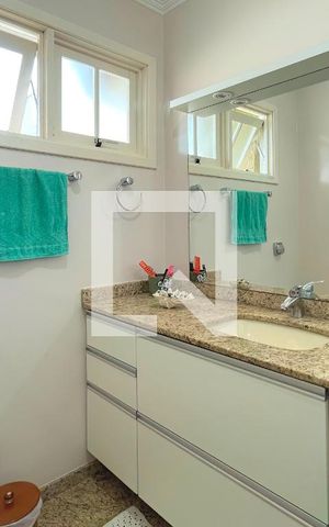 Casa à venda com 280m², 3 quartos e 4 vagas Casa à venda com 280m², 3 quartos e 4 vagasBanheiro da Suíte 1