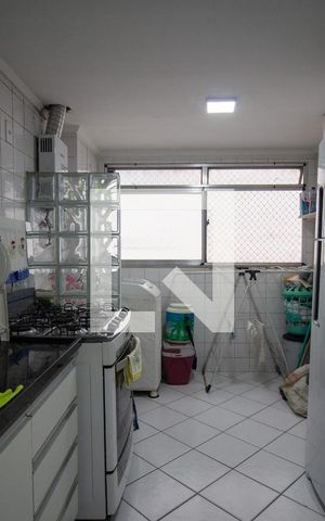Apartamento para alugar com 64m², 2 quartos e 1 vaga Apartamento para alugar com 64m², 2 quartos e 1 vagaCozinha e Área de Serviço