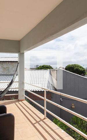 Casa à venda com 345m², 5 quartos e 5 vagas Casa à venda com 345m², 5 quartos e 5 vagasVaranda da Suíte 2