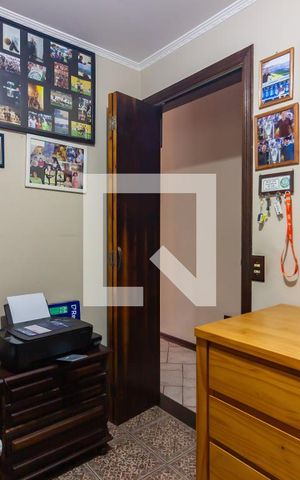Casa à venda com 320m², 4 quartos e 7 vagas Casa à venda com 320m², 4 quartos e 7 vagasQuarto 1