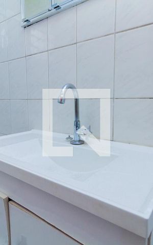 Casa à venda com 350m², 6 quartos e 2 vagas Casa à venda com 350m², 6 quartos e 2 vagasCasa 2: Banheiro