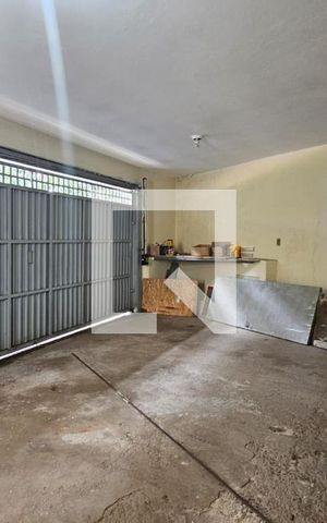 Casa à venda com 350m², 6 quartos e 2 vagas Casa à venda com 350m², 6 quartos e 2 vagasGaragem