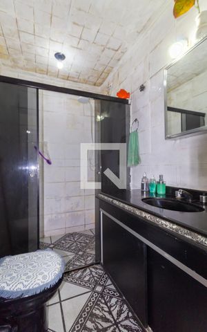 Casa à venda com 363m², 2 quartos e 2 vagas Casa à venda com 363m², 2 quartos e 2 vagasBanheiro Casa 1