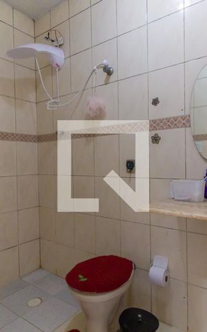 Casa à venda com 363m², 2 quartos e 2 vagas Casa à venda com 363m², 2 quartos e 2 vagasBanheiro Casa 2