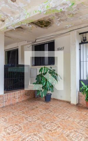 Casa à venda com 363m², 2 quartos e 2 vagas Casa à venda com 363m², 2 quartos e 2 vagasGaragem Casa 1