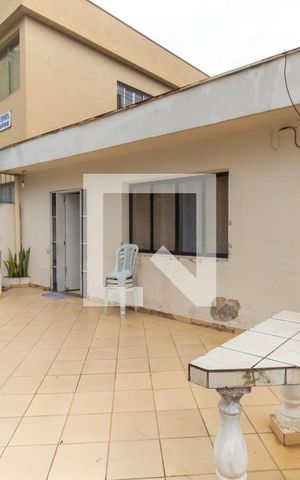 Casa à venda com 363m², 2 quartos e 2 vagas Casa à venda com 363m², 2 quartos e 2 vagasEntrada casa 2