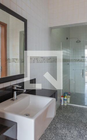 Apartamento para alugar com 273m², 4 quartos e 3 vagas Apartamento para alugar com 273m², 4 quartos e 3 vagasBanheiro 2