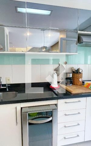 Apartamento para alugar com 102m², 2 quartos e 2 vagas Apartamento para alugar com 102m², 2 quartos e 2 vagasCozinha