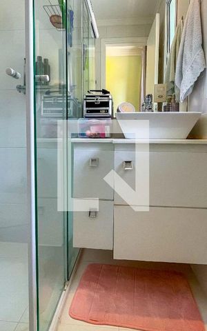 Apartamento para alugar com 102m², 2 quartos e 2 vagas Apartamento para alugar com 102m², 2 quartos e 2 vagasBanheiro da Suíte