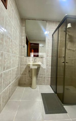 Casa à venda com 490m², 4 quartos e 3 vagas Casa à venda com 490m², 4 quartos e 3 vagasBanheiro Social