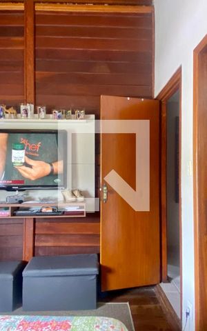 Casa à venda com 490m², 4 quartos e 3 vagas Casa à venda com 490m², 4 quartos e 3 vagasQuarto Suíte 2
