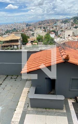 Casa à venda com 490m², 4 quartos e 3 vagas Casa à venda com 490m², 4 quartos e 3 vagasQuintal