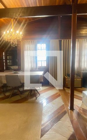 Casa à venda com 490m², 4 quartos e 3 vagas Casa à venda com 490m², 4 quartos e 3 vagasSala 3