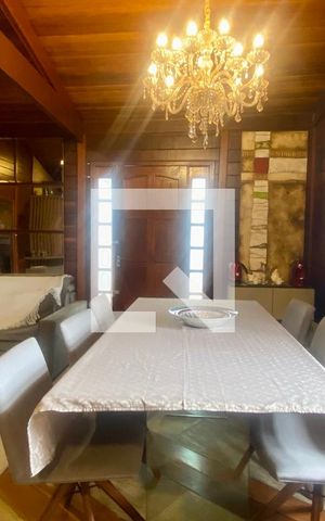 Casa à venda com 490m², 4 quartos e 3 vagas Casa à venda com 490m², 4 quartos e 3 vagasSala 3