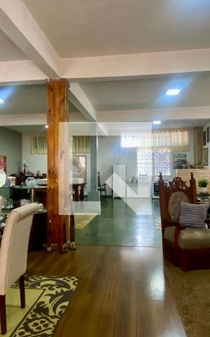 Casa à venda com 490m², 4 quartos e 3 vagas Casa à venda com 490m², 4 quartos e 3 vagasSala 1