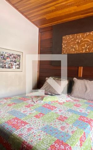 Casa à venda com 490m², 4 quartos e 3 vagas Casa à venda com 490m², 4 quartos e 3 vagasQuarto Suíte 2