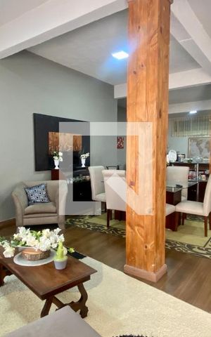Casa à venda com 490m², 4 quartos e 3 vagas Casa à venda com 490m², 4 quartos e 3 vagasSala 1
