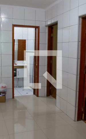 Casa à venda com 226m², 2 quartos e 2 vagas Casa à venda com 226m², 2 quartos e 2 vagasCozinha