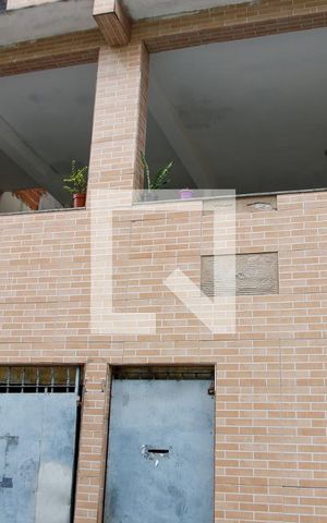 Casa à venda com 226m², 2 quartos e 2 vagas Casa à venda com 226m², 2 quartos e 2 vagasFachada