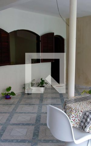 Casa à venda com 226m², 2 quartos e 2 vagas Casa à venda com 226m², 2 quartos e 2 vagasSacada