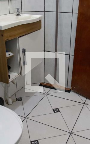 Casa à venda com 226m², 2 quartos e 2 vagas Casa à venda com 226m², 2 quartos e 2 vagasBanheiro