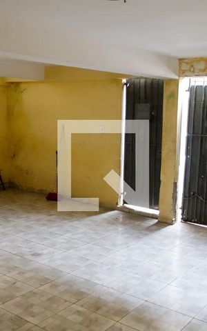 Casa à venda com 226m², 2 quartos e 2 vagas Casa à venda com 226m², 2 quartos e 2 vagasGaragem