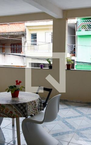 Casa à venda com 226m², 2 quartos e 2 vagas Casa à venda com 226m², 2 quartos e 2 vagasSacada