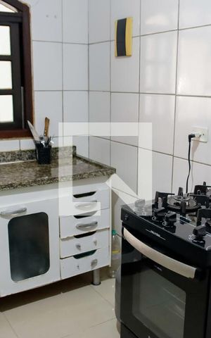 Casa à venda com 226m², 2 quartos e 2 vagas Casa à venda com 226m², 2 quartos e 2 vagasCozinha