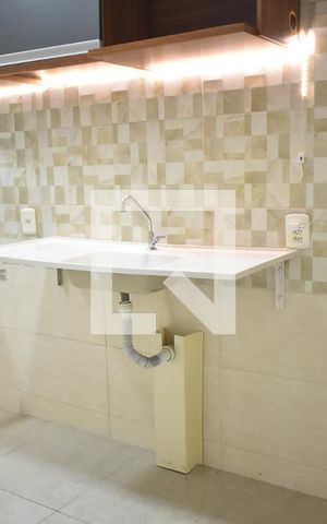 Apartamento para alugar com 60m², 2 quartos e sem vagaCozinha e Área de Serviço