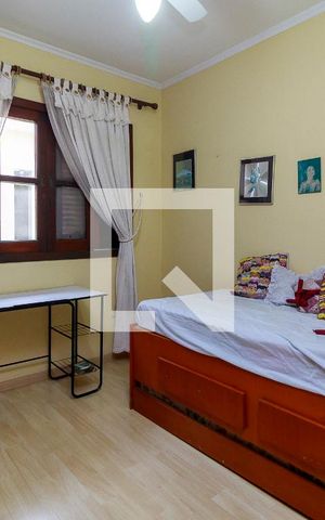 Casa à venda com 243m², 4 quartos e 5 vagas Casa à venda com 243m², 4 quartos e 5 vagasQuarto 2
