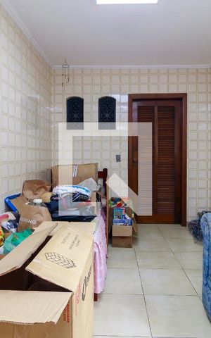Casa à venda com 243m², 4 quartos e 5 vagas Casa à venda com 243m², 4 quartos e 5 vagasCopa