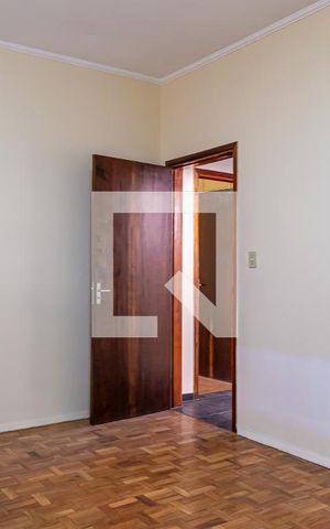 Casa à venda com 180m², 5 quartos e 2 vagas Casa à venda com 180m², 5 quartos e 2 vagasQuarto 1