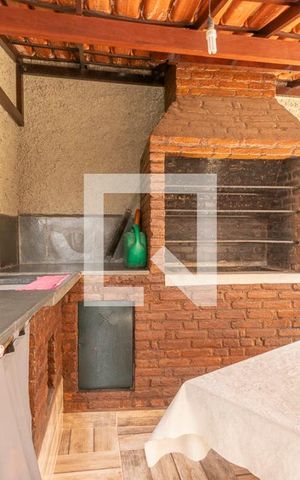 Casa à venda com 293m², 4 quartos e 4 vagas Casa à venda com 293m², 4 quartos e 4 vagasChurrasqueira
