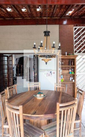 Casa à venda com 400m², 4 quartos e 2 vagas Casa à venda com 400m², 4 quartos e 2 vagasVaranda da Sala